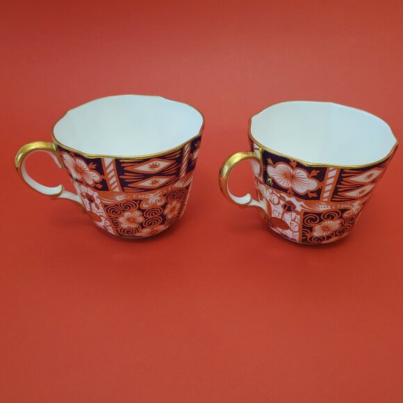 Vintage Royal Crown Derby Imari Tea Cups & Saucers-  Scalloped Rim 1927 & 1934 - Picture 4 of 16